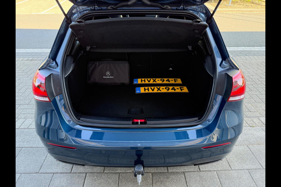 Mercedes-Benz A-Klasse 250 e AMG LED/PDC/CAM/NAVI/LEER/LMV19