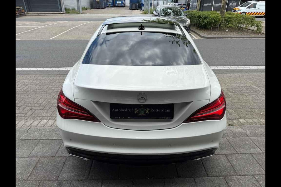 Mercedes-Benz CLA-Klasse 200 AMG PDC/CAM/LMV18/LEER/NAV/PANO