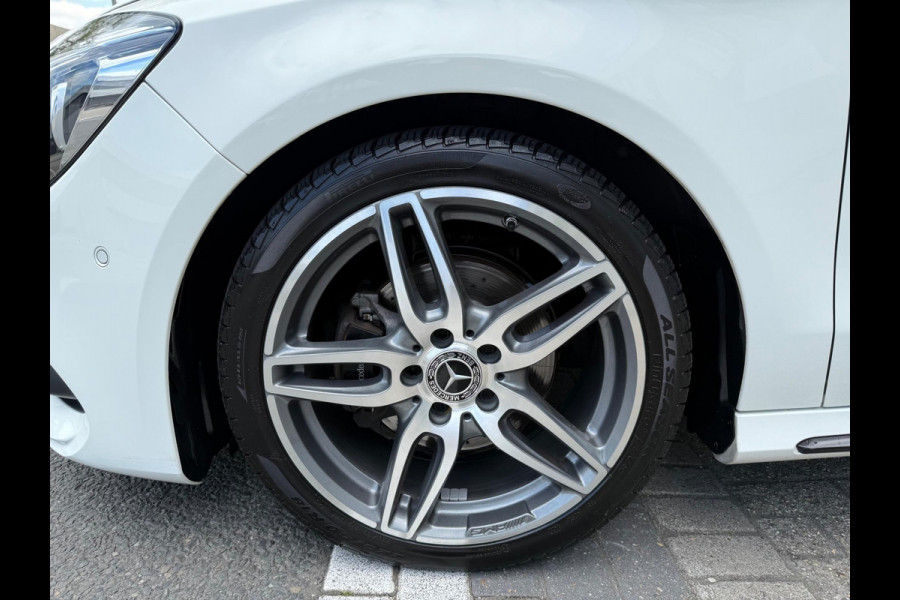 Mercedes-Benz CLA-Klasse 200 AMG PDC/CAM/LMV18/LEER/NAV/PANO