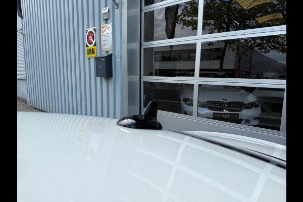 Mercedes-Benz CLA-Klasse 200 AMG PDC/CAM/LMV18/LEER/NAV/PANO