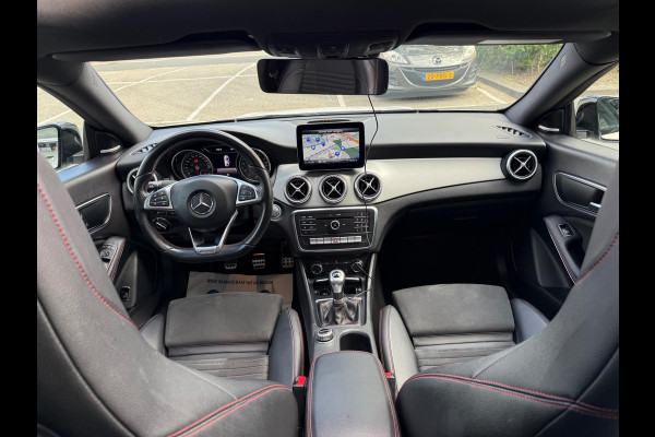 Mercedes-Benz CLA-Klasse 200 AMG PDC/CAM/LMV18/LEER/NAV/PANO