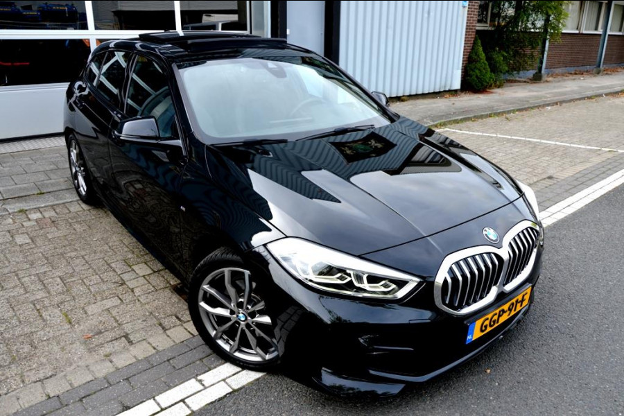 BMW 1-serie 118i High Executive M-Sport LMV18/CAM/NAVI/PANO