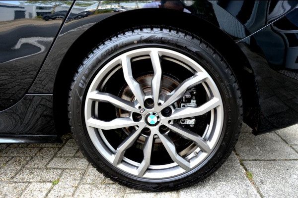 BMW 1-serie 118i High Executive M-Sport LMV18/CAM/NAVI/PANO