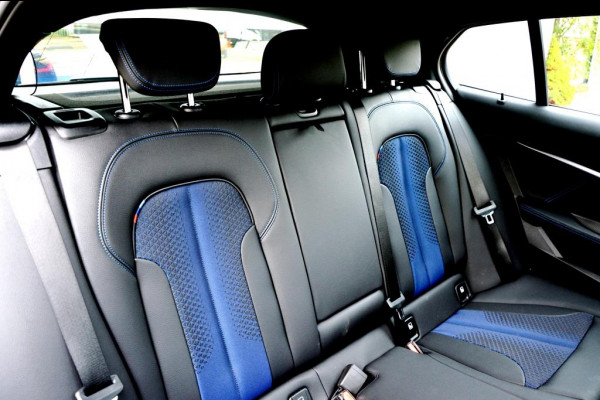 BMW 1-serie 118i High Executive M-Sport LMV18/CAM/NAVI/PANO