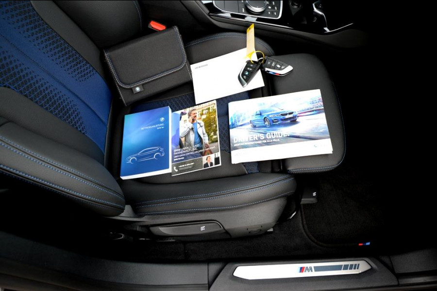 BMW 1-serie 118i High Executive M-Sport LMV18/CAM/NAVI/PANO