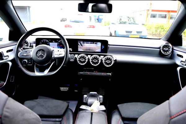 Mercedes-Benz CLA-Klasse 200 AMG LM18/LEER/NAV/&-Night SFEER