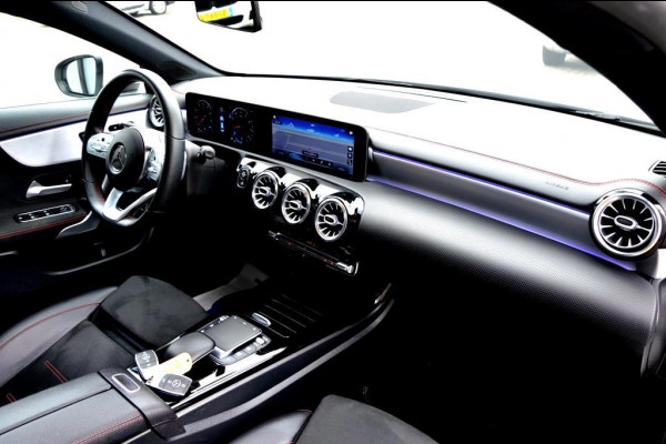 Mercedes-Benz CLA-Klasse 200 AMG LM18/LEER/NAV/&-Night SFEER