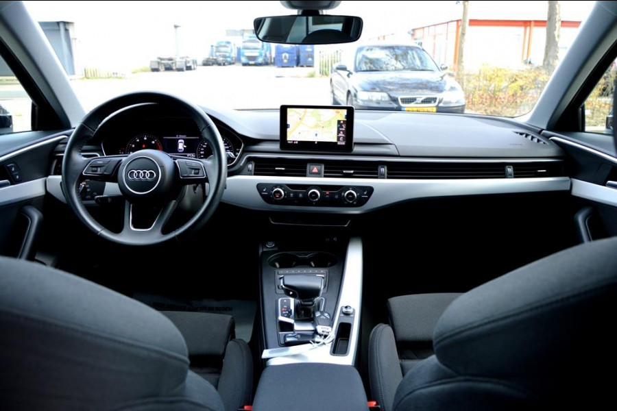 Audi A4 AVANT 35 TFSI Design ECC/PDC V&A/LED/LMV18/NAVI/PANO