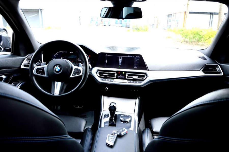 BMW 3-serie 330e High Executive AUT 292PK LED/LEER/NAV/LMV19