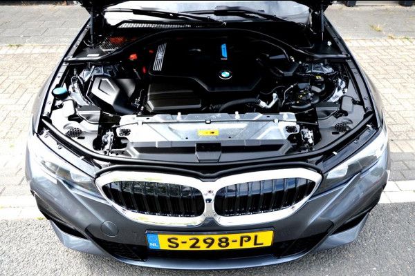 BMW 3-serie 330e High Executive AUT 292PK LED/LEER/NAV/LMV19
