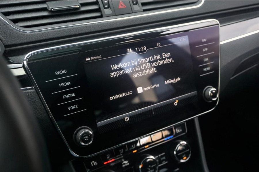 Škoda Superb Combi 1.4 TSI iV CAM/LMV19/NAVI/LEER/VIRTU/PANO