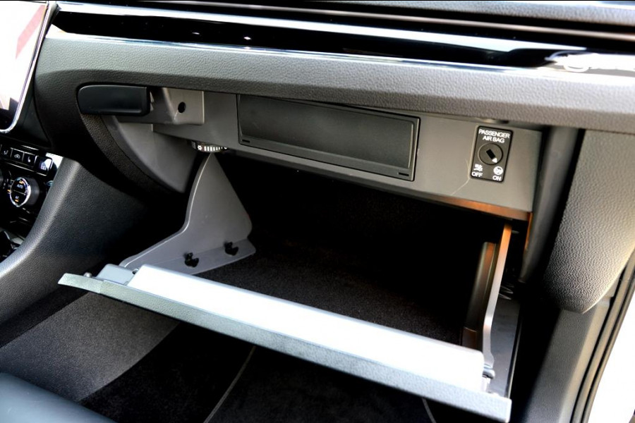 Škoda Superb Combi 1.4 TSI iV CAM/LMV19/NAVI/LEER/VIRTU/PANO