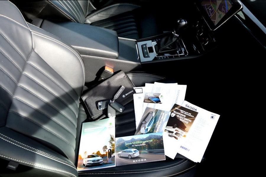 Škoda Superb Combi 1.4 TSI iV CAM/LMV19/NAVI/LEER/VIRTU/PANO