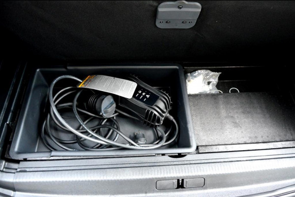 Peugeot 3008 1.6 HYbrid4 300 GT 300PK LMV-19/NAVI/LEER/360º