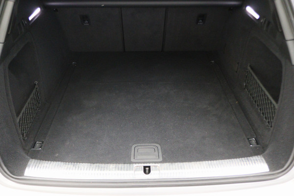 Audi A4 Avant 40 TFSI S edition 204PK 3x S-Line, LED, Virtual Cockpit, Camera, Apple Carplay, LED, 19"