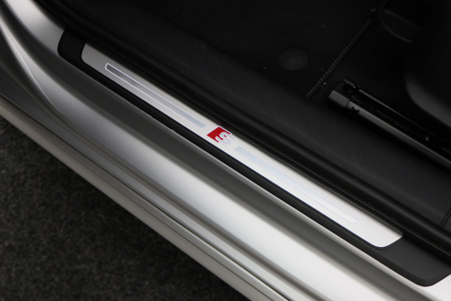 Audi A4 Avant 40 TFSI S edition 204PK 3x S-Line, LED, Virtual Cockpit, Camera, Apple Carplay, LED, 19"