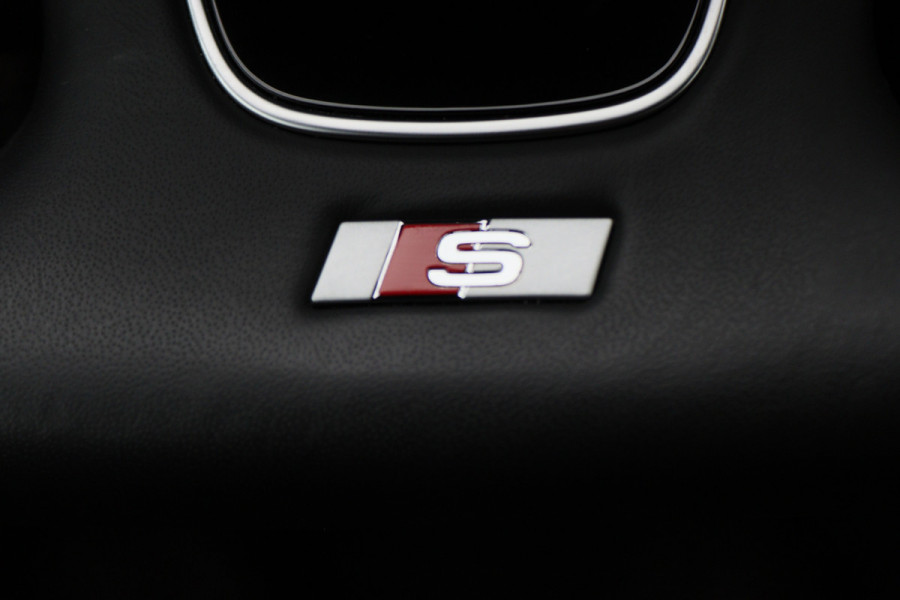 Audi A4 Avant 40 TFSI S edition 204PK 3x S-Line, LED, Virtual Cockpit, Camera, Apple Carplay, LED, 19"