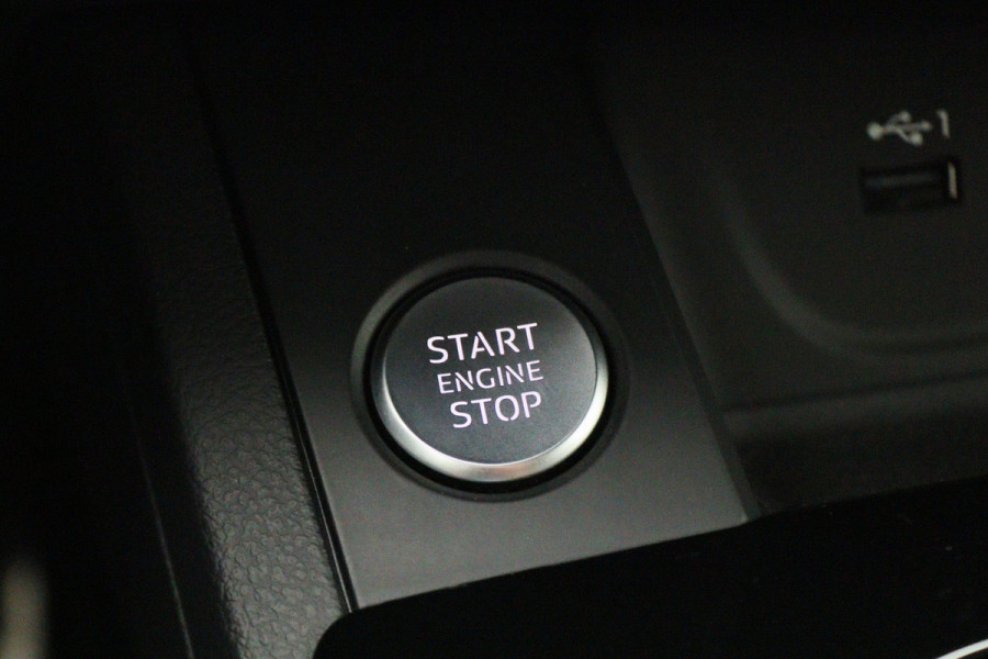 Audi A4 Avant 40 TFSI S edition 204PK 3x S-Line, LED, Virtual Cockpit, Camera, Apple Carplay, LED, 19"