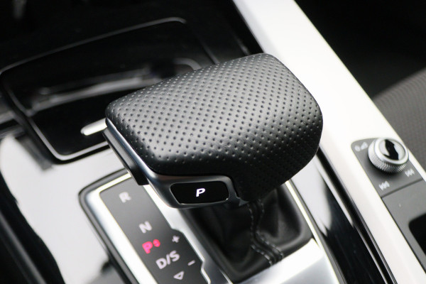 Audi A4 Avant 40 TFSI S edition 204PK 3x S-Line, LED, Virtual Cockpit, Camera, Apple Carplay, LED, 19"