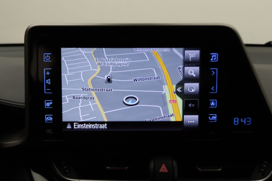 Toyota C-HR 1.8 Hybrid Bi-Tone Apple Carplay, JBL Sound, ACC, Camera, Keyless, Trekhaak, 18"