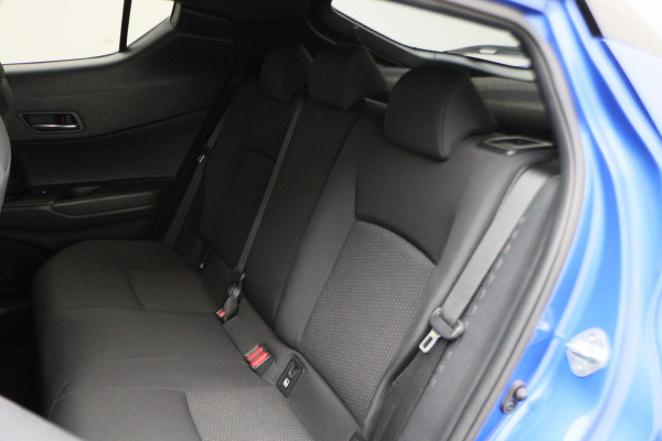 Toyota C-HR 1.8 Hybrid Bi-Tone Apple Carplay, JBL Sound, ACC, Camera, Keyless, Trekhaak, 18"