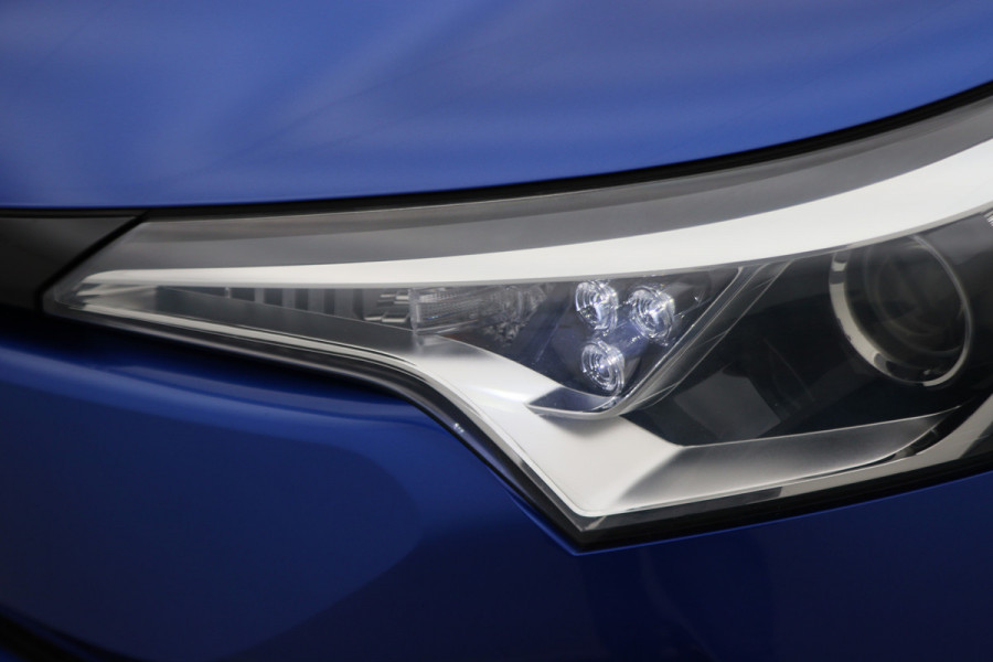 Toyota C-HR 1.8 Hybrid Bi-Tone Apple Carplay, JBL Sound, ACC, Camera, Keyless, Trekhaak, 18"