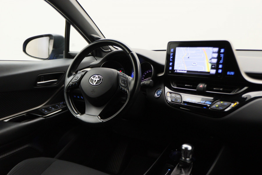 Toyota C-HR 1.8 Hybrid Bi-Tone Apple Carplay, JBL Sound, ACC, Camera, Keyless, Trekhaak, 18"