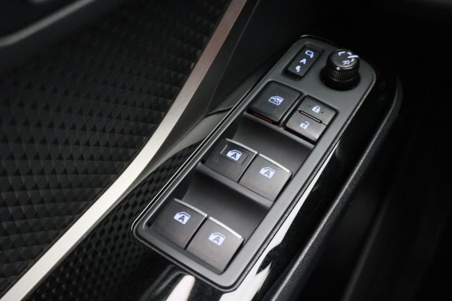 Toyota C-HR 1.8 Hybrid Bi-Tone Apple Carplay, JBL Sound, ACC, Camera, Keyless, Trekhaak, 18"