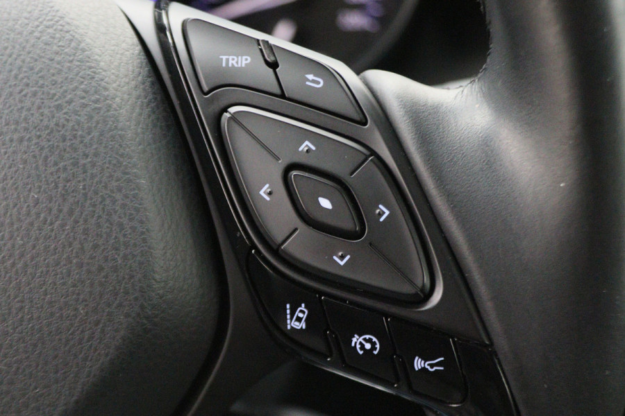 Toyota C-HR 1.8 Hybrid Bi-Tone Apple Carplay, JBL Sound, ACC, Camera, Keyless, Trekhaak, 18"