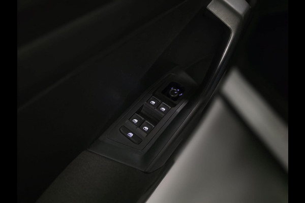 Volkswagen T-Roc 1.5 TSI Style |STUUR/STOELVERW.|ACC|CAMERA