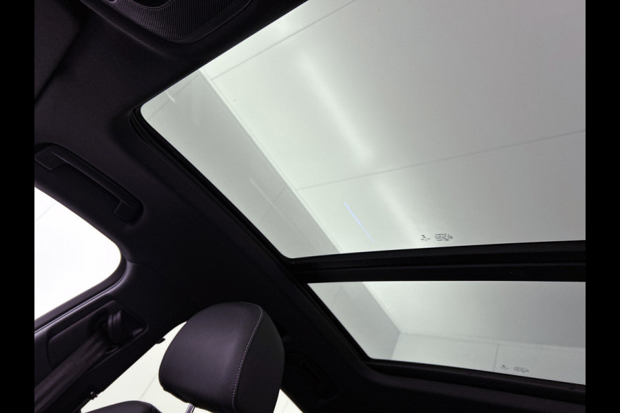 Audi e-tron 50 quattro S edition 71 kWh (Panorama, StoelV, Bang & Olufsen, Camera, PDC, EtcO)