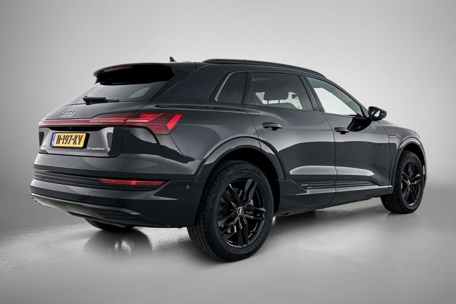 Audi e-tron 50 quattro S edition 71 kWh (Panorama, StoelV, Bang & Olufsen, Camera, PDC, EtcO)