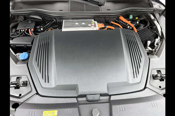 Audi e-tron 50 quattro S edition 71 kWh (Panorama, StoelV, Bang & Olufsen, Camera, PDC, EtcO)