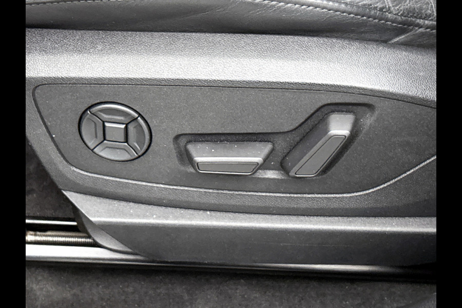 Audi e-tron 50 quattro S edition 71 kWh (Panorama, StoelV, Bang & Olufsen, Camera, PDC, EtcO)