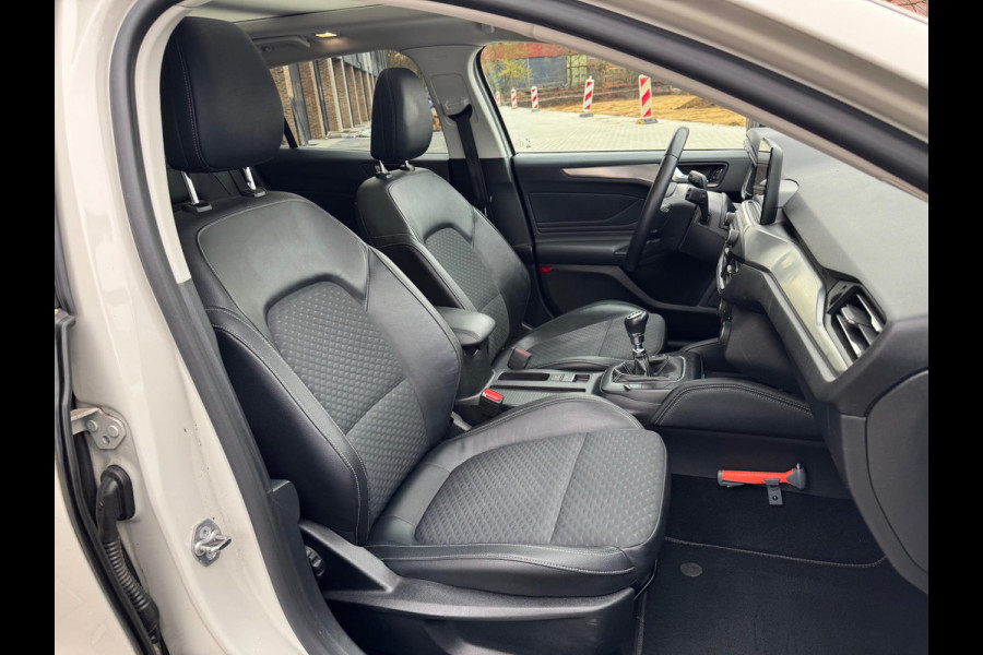 Ford FOCUS Wagon 1.0 EcoBoost Hybrid Titanium X Business | Pano | Stuurverwarming | digitale cockpit