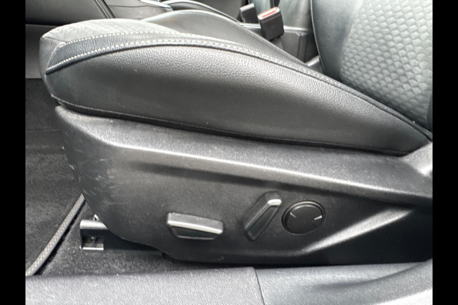 Ford FOCUS Wagon 1.0 EcoBoost Hybrid Titanium X Business | Pano | Stuurverwarming | digitale cockpit