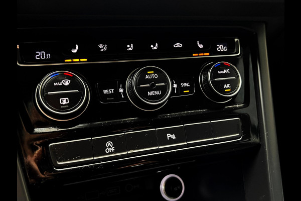 Volkswagen Touran 1.5 TSI Highline 7p Carplay_Trekhaak_ACC_Front assist