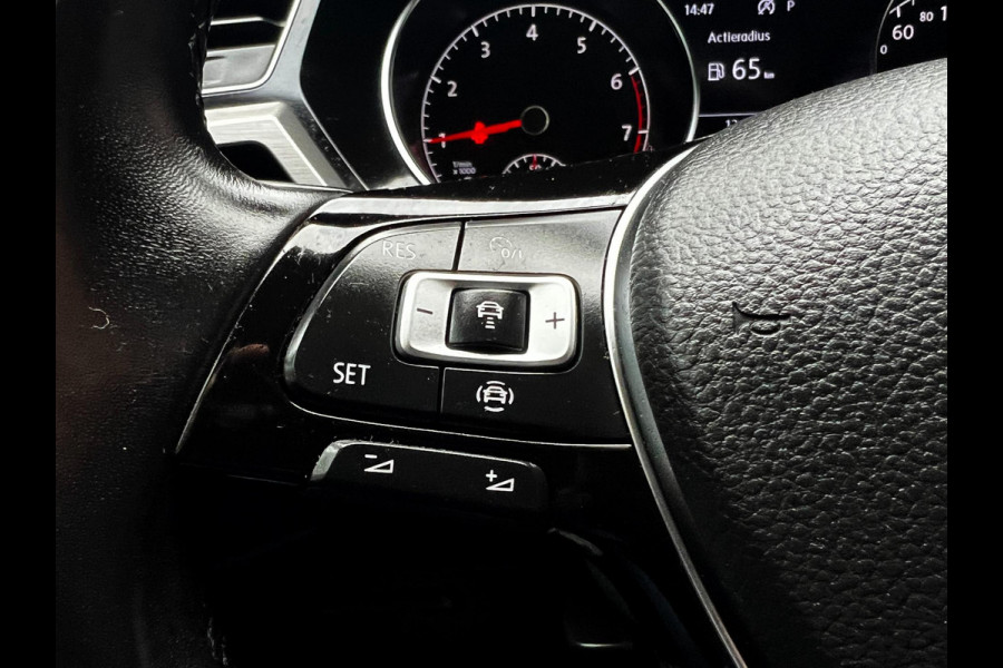 Volkswagen Touran 1.5 TSI Highline 7p Carplay_Trekhaak_ACC_Front assist