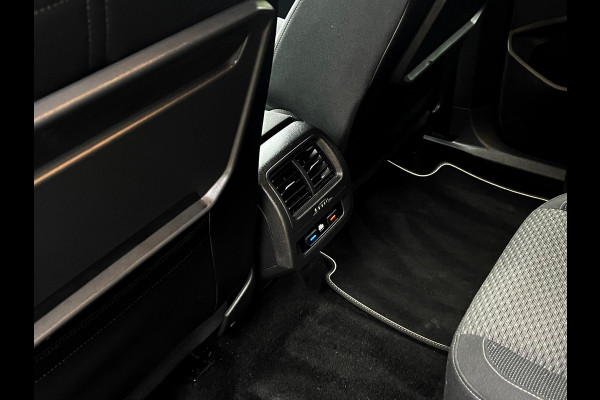 Volkswagen Touran 1.5 TSI Highline 7p Carplay_Trekhaak_ACC_Front assist