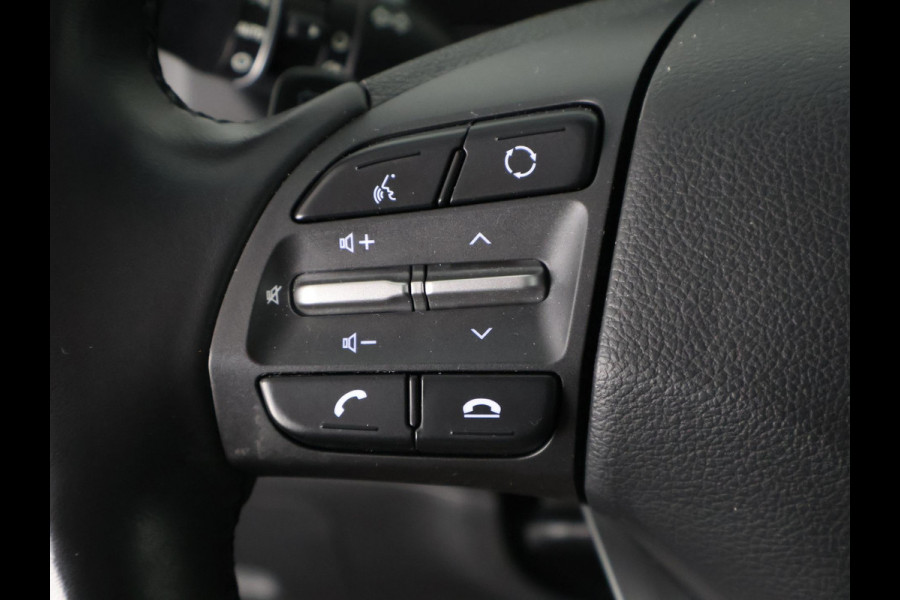 Hyundai Kona EV Fashion Design 64 kWh Two-Tone 400 km actieradius | ACCU 100% | Navigatie | Schuif-/Kanteldak | Leder |