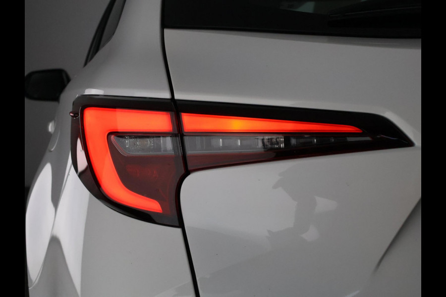 Toyota Corolla Touring Sports Hybrid 140 Business | Stuur-/Stoelverwarming | Parkeersensoren | Apple Carplay & AndriodAUTO | Navigatie