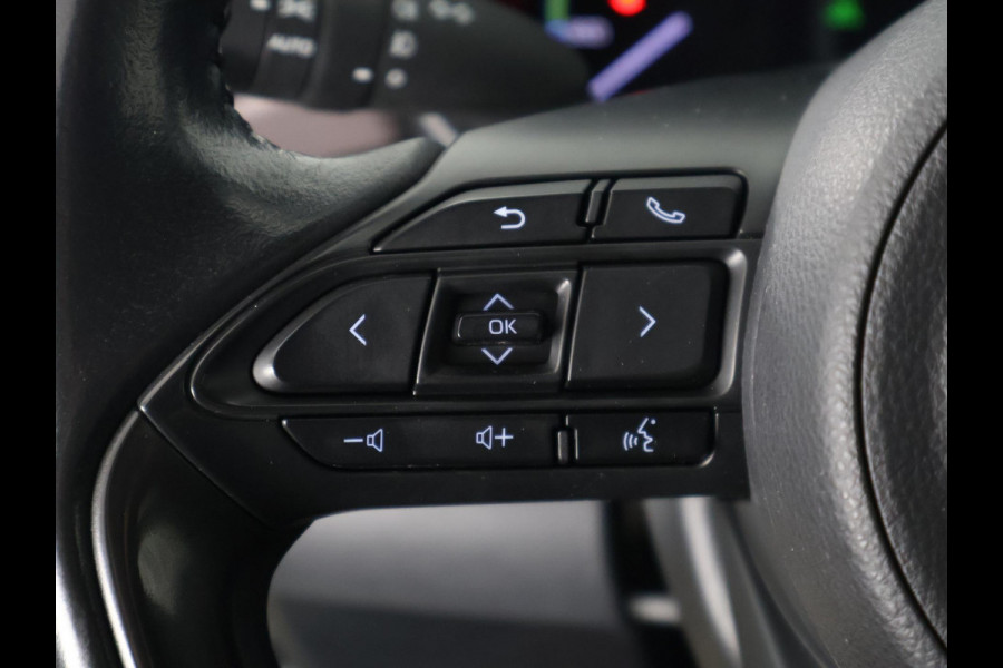 Toyota Yaris Cross 1.5 HYBRIDE EXECUTIVE BI-TONE GARANTIE TOT 9-2032 DODE HOEK DETECTIE.STOEL VERWARMING.TREKHAAK