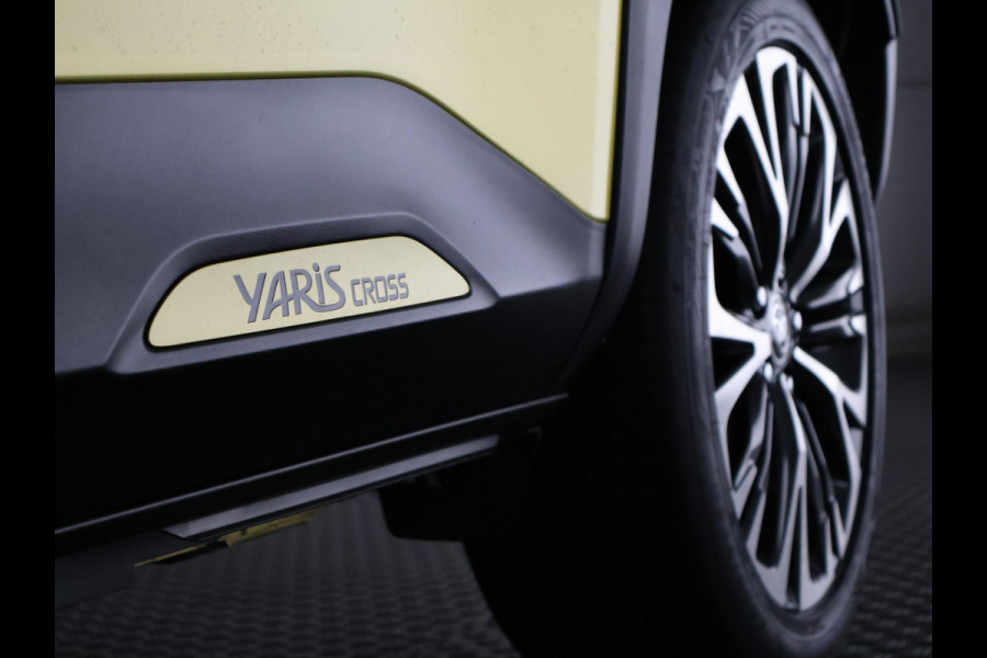 Toyota Yaris Cross 1.5 HYBRIDE EXECUTIVE BI-TONE GARANTIE TOT 9-2032 DODE HOEK DETECTIE.STOEL VERWARMING.TREKHAAK