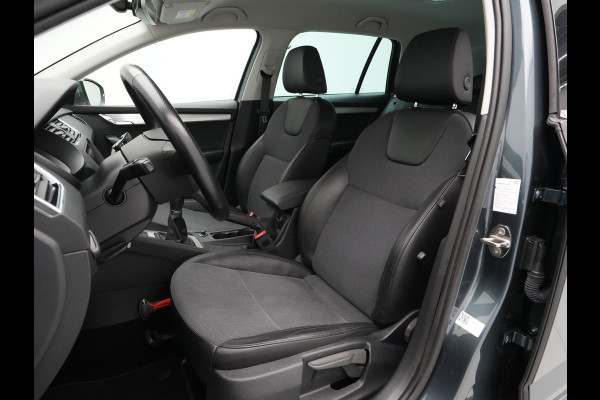 Škoda Octavia Combi 1.0 TSI 115pk Greentech Business Edition Navigatie Stoelverwarming Clima Carplay Argon