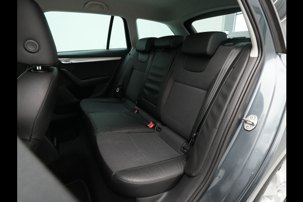 Škoda Octavia Combi 1.0 TSI 115pk Greentech Business Edition Navigatie Stoelverwarming Clima Carplay Argon
