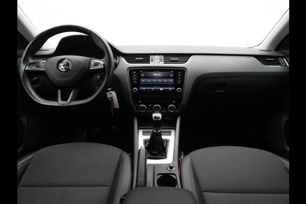 Škoda Octavia Combi 1.0 TSI 115pk Greentech Business Edition Navigatie Stoelverwarming Clima Carplay Argon