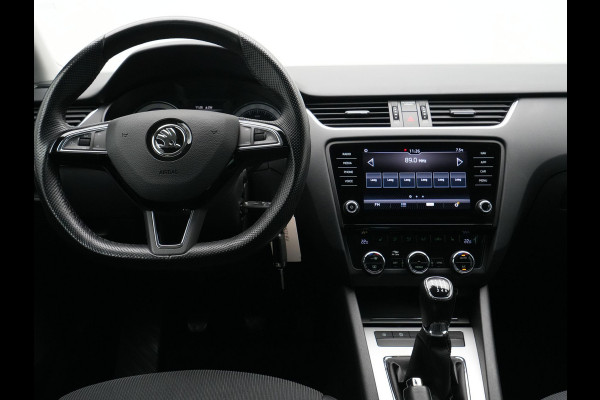 Škoda Octavia Combi 1.0 TSI 115pk Greentech Business Edition Navigatie Stoelverwarming Clima Carplay Argon
