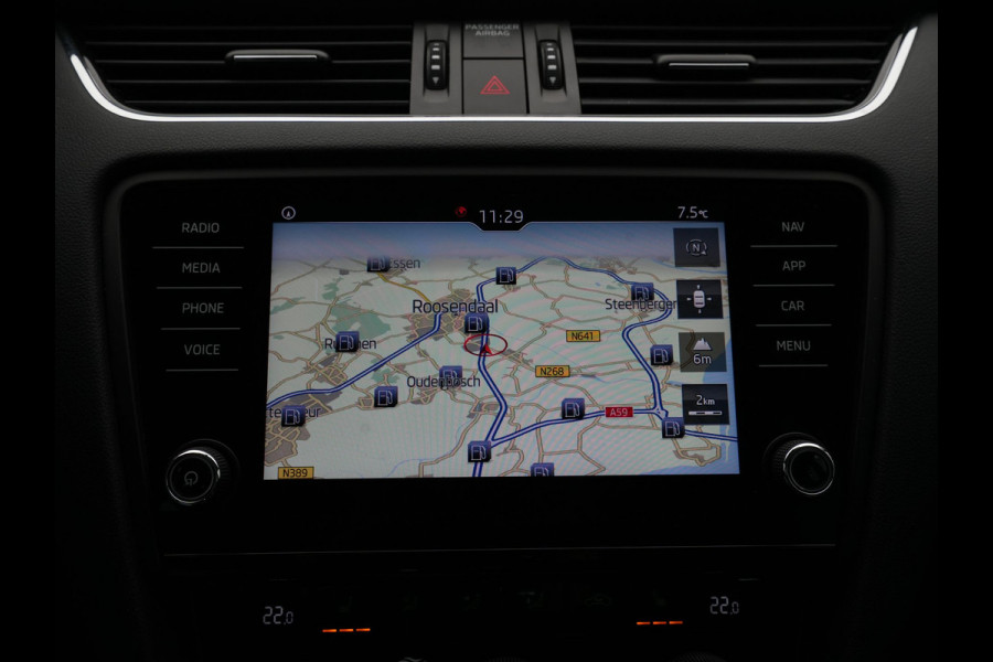 Škoda Octavia Combi 1.0 TSI 115pk Greentech Business Edition Navigatie Stoelverwarming Clima Carplay Argon