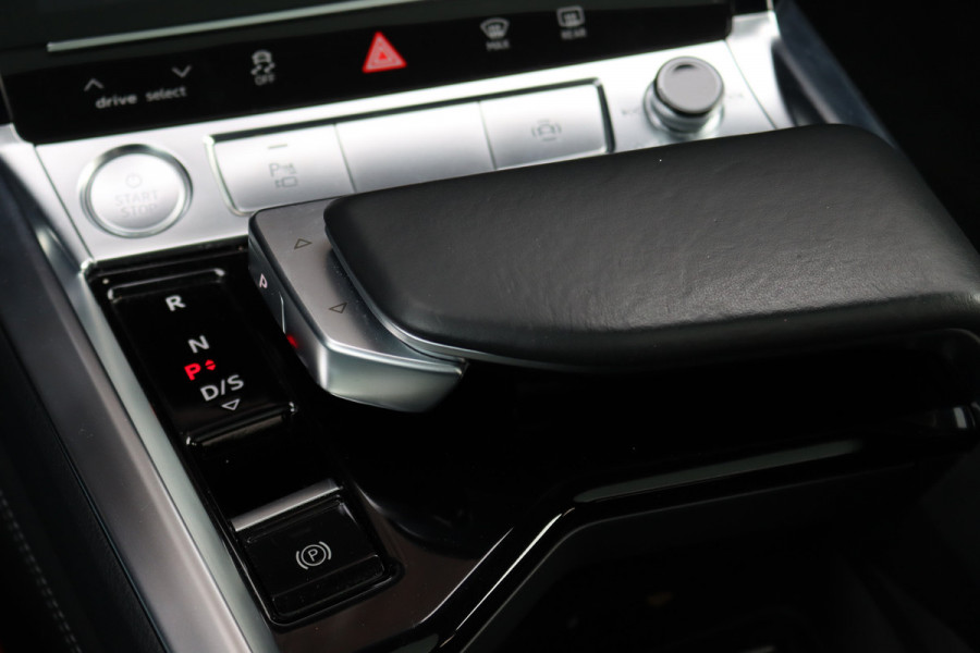 Audi e-tron Sportback 50 quattro S edition 71 kWh | Luchtvering | Panoramadak | Adaptieve Cruise Control | Camera | Memory | Matrix-LED | Stoelverwarming | Keyless Entry | Audi Sound System |