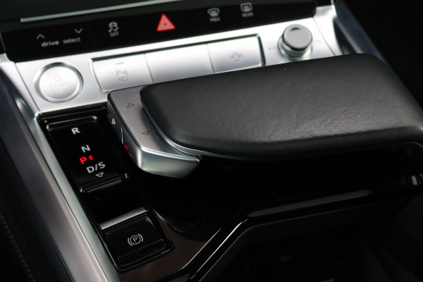 Audi e-tron Sportback 50 quattro S edition 71 kWh | Luchtvering | Panoramadak | Adaptieve Cruise Control | Camera | Memory | Matrix-LED | Stoelverwarming | Keyless Entry | Audi Sound System |